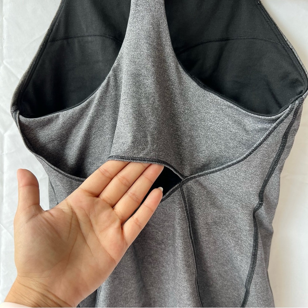 Lululemon Athletica "In Training" Razor Back Tank (Gray/ Size 8) - Picture 6 of 9